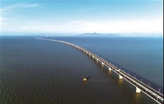 万人瞩目的港珠澳大桥已经正式通车， 化工材料功不可没！
